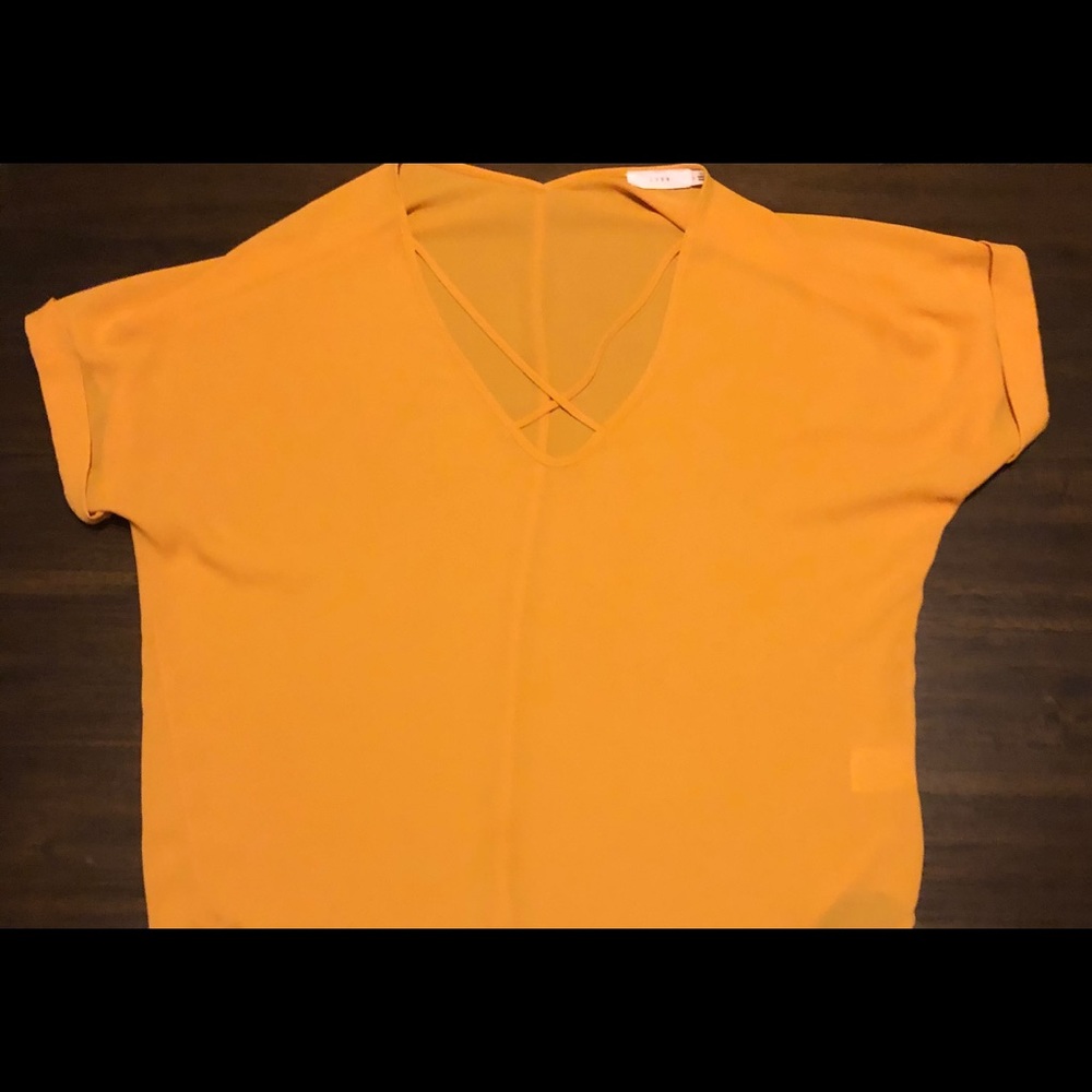 Lush Low Neck Short-Sleeve Blouses